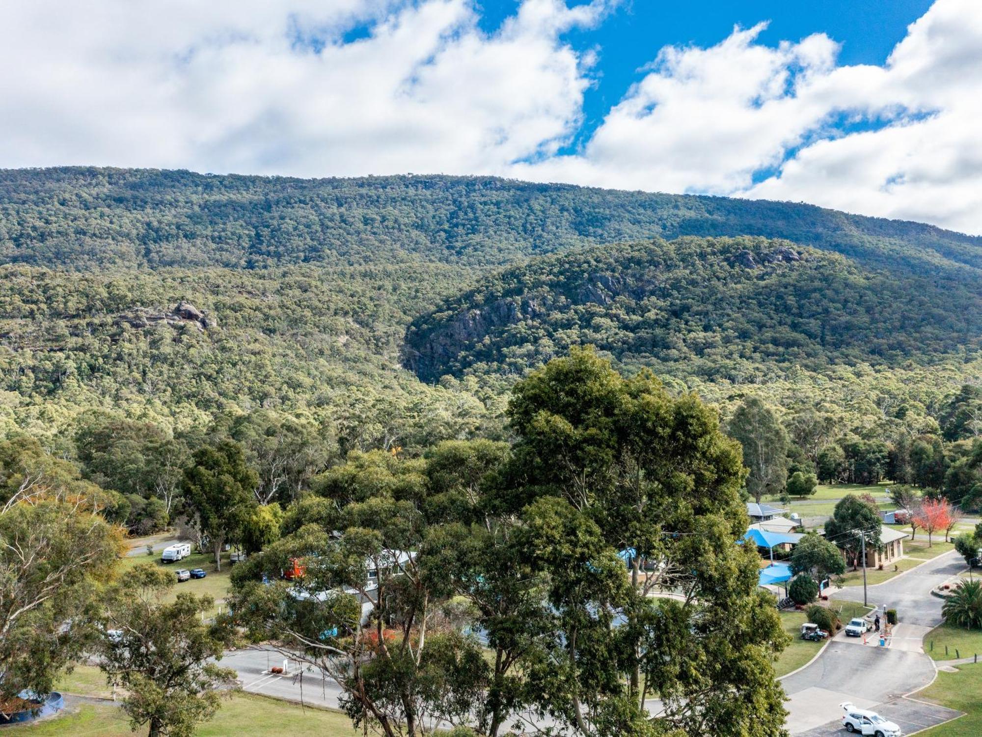 Nrma Halls Gap Holiday Park ภายนอก รูปภาพ